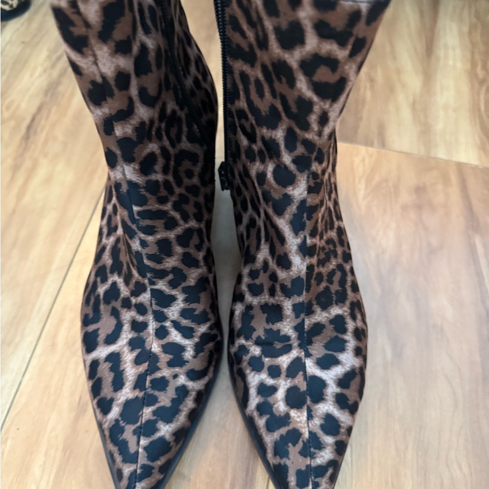 NWT Zara leopard Print Women's kitten Heels - Picture 3 of 4